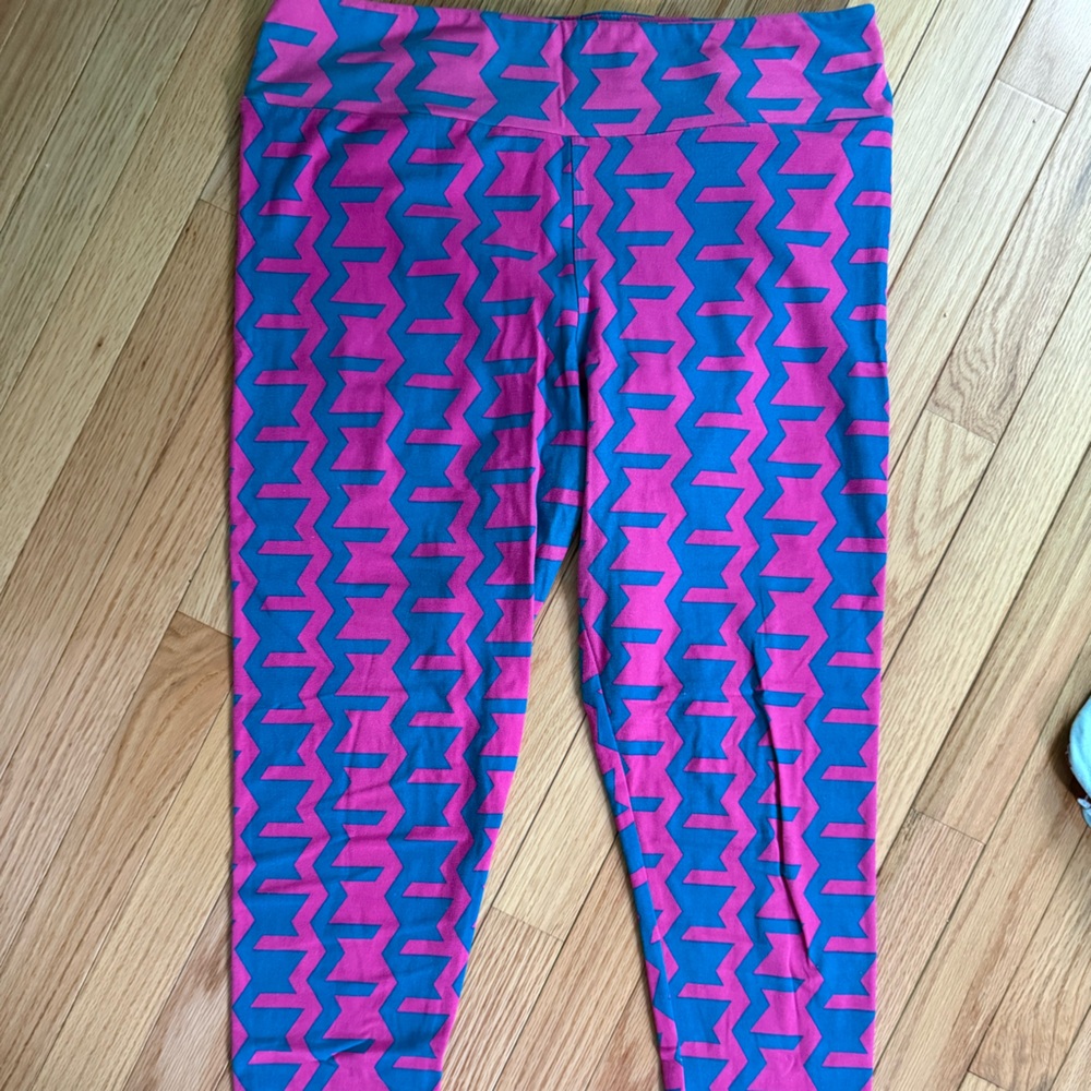 LuLaRoe Pink and Blue Zigzag Patterned Leggings